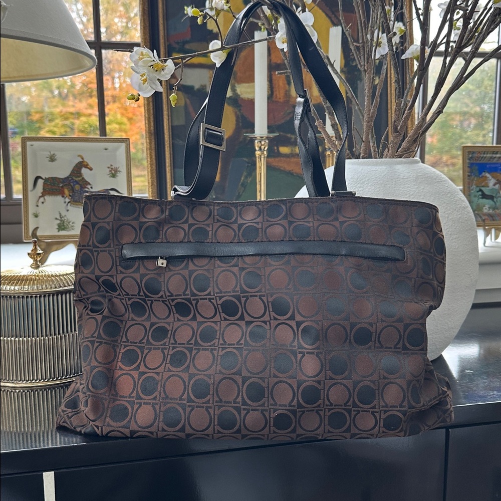 Vintage 2000’s Ferragamo Gancini Printed Shoulder Bag - Picture 2 of 16